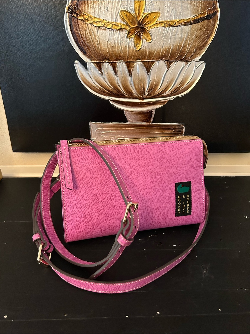 Authentic Dooney & Bourke Alpine Janine Crosssbody/Shouder Bag - Picture 3 of 11